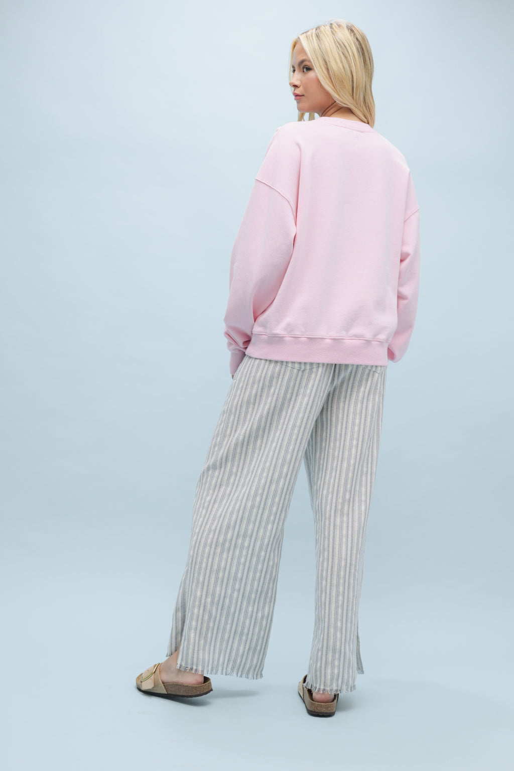FLORAL PATCH FLAG PULLOVER
