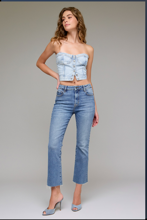 Happi Basic Cropped Flare in Medium Wash