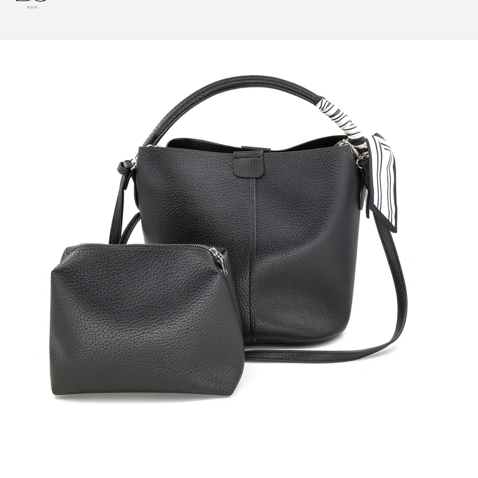 Navy Medium Bucket Bag