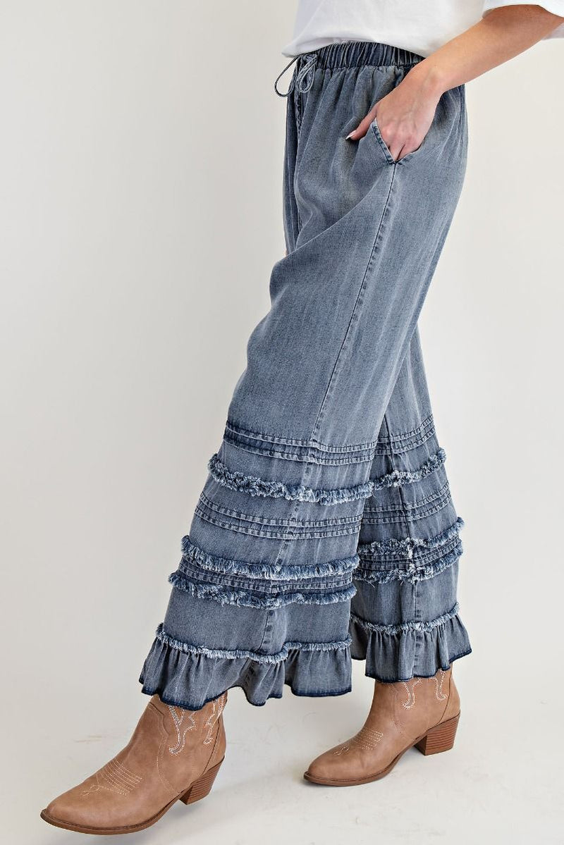 Ruffle Bottom Fray Pants