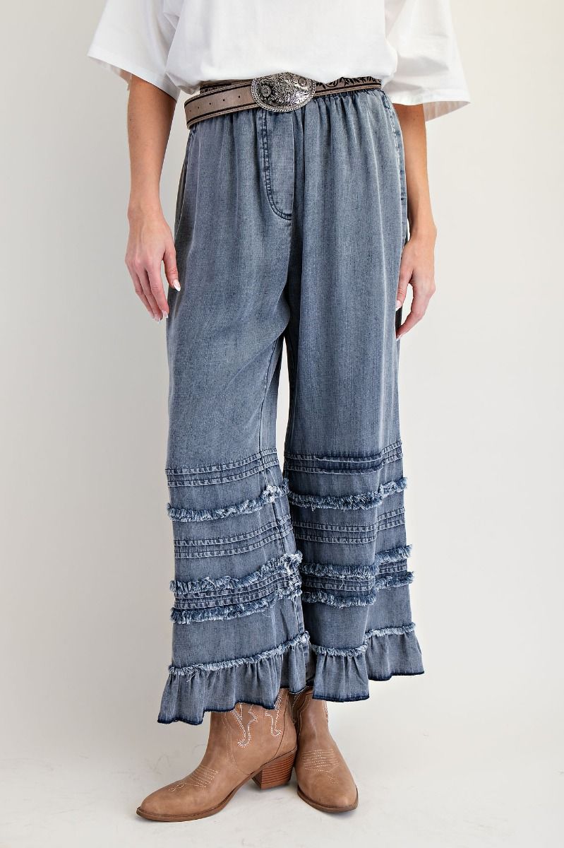 Ruffle Bottom Fray Pants