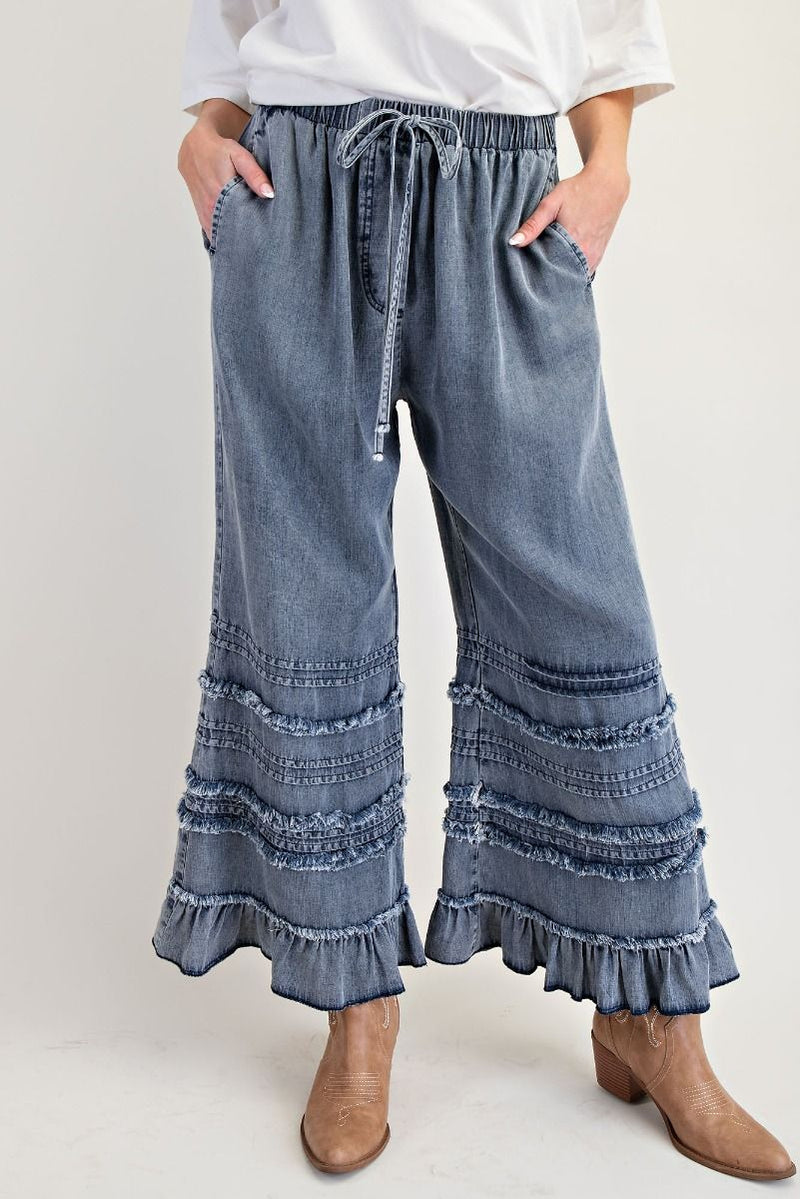 Ruffle Bottom Fray Pants